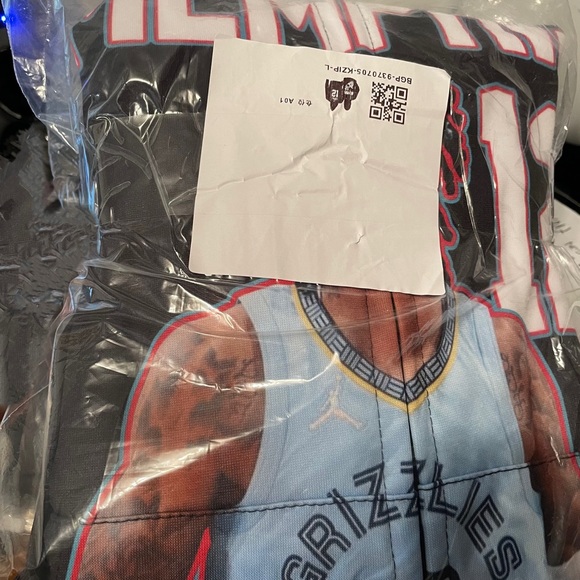 **SOLD** NWT - Memphis Grizzlies #12 Ja Morant Zip-up Hoodies  in Black - XL/XXL - Picture 4 of 7